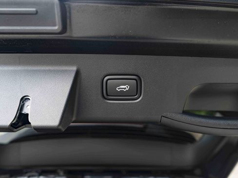 Used 2025 Hyundai Tucson Limited FWD image 43