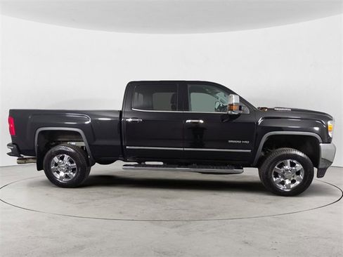 Used 2019 GMC Sierra 3500 SLT w/ Duramax Plus Package image 6