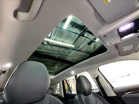 New 2026 Volkswagen Tiguan SE image 29