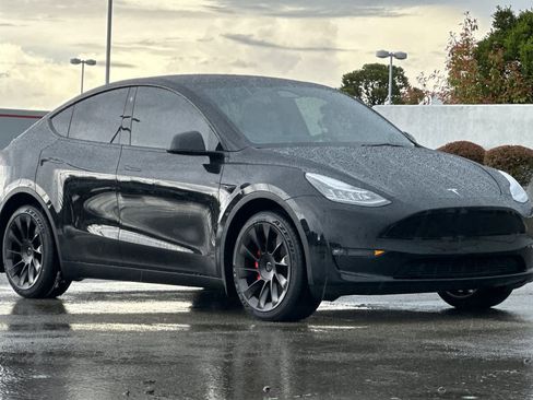 Used 2022 Tesla Model Y Long Range AWD/4WD image 5