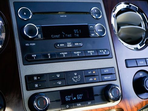 Used 2012 Ford F350 Lariat w/ Chrome Pkg image 28