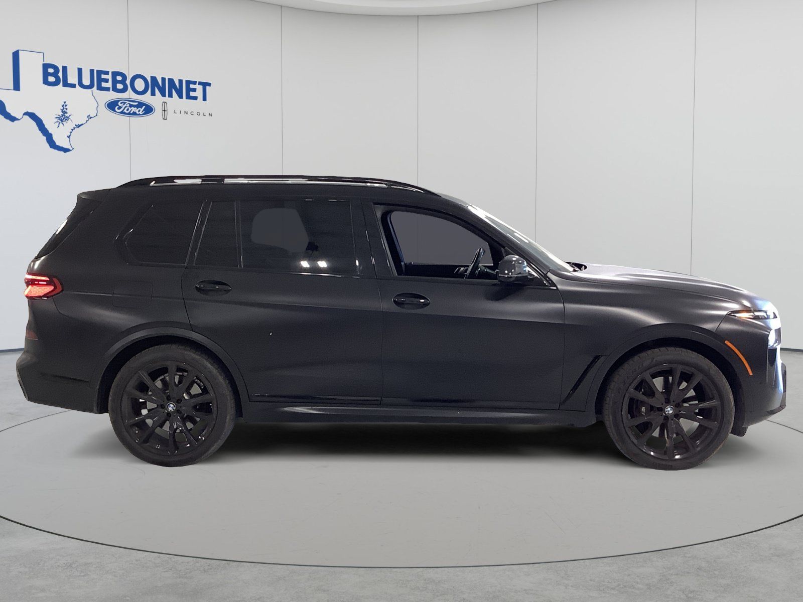 Used 2023 BMW X7 xDrive40i w/ Executive Package AWD/4WD image 4