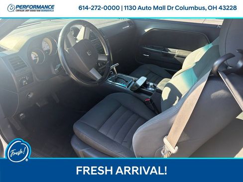 Used 2010 Dodge Challenger R/T RWD image 12