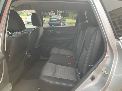 Used 2020 Nissan Rogue SV FWD image 12