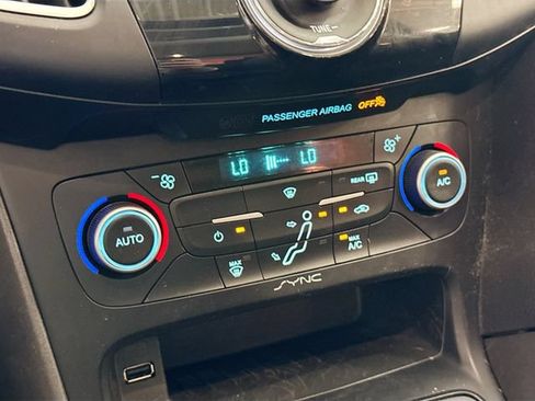 Used 2018 Ford Focus SEL FWD image 16
