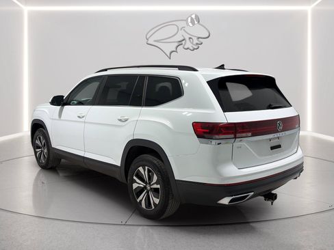 Used 2024 Volkswagen Atlas SE FWD image 3