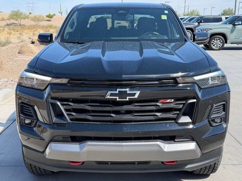 Used 2025 Chevrolet Colorado Z71 w/ Technology Package AWD/4WD image 3