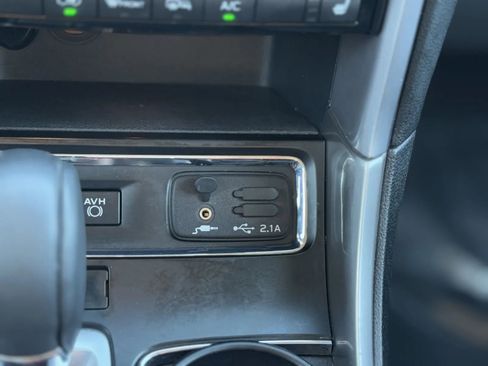 Used 2022 Subaru Ascent Limited w/ Technology Package image 36