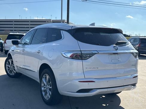 Used 2023 Buick Enclave Avenir image 3