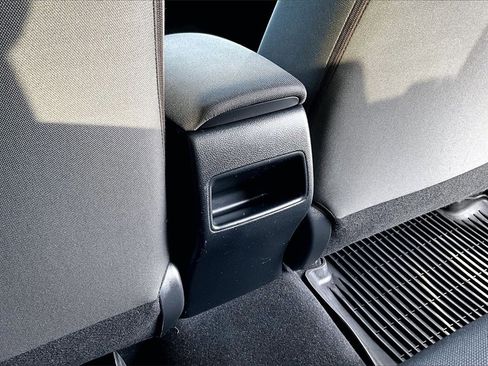 Used 2022 Toyota Corolla LE image 33