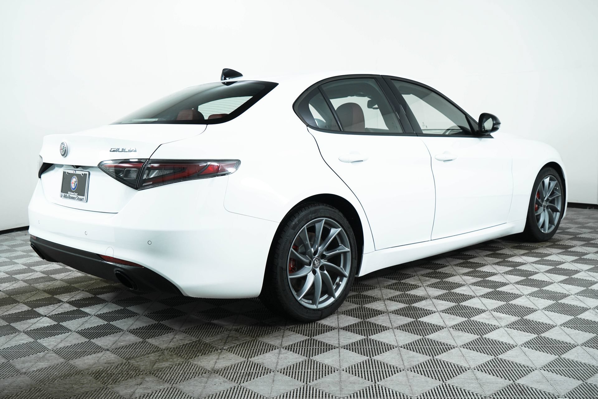 Used 2024 Alfa Romeo Giulia Sprint RWD image 7