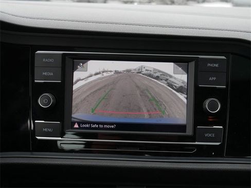 Certified 2024 Volkswagen Jetta SE image 29