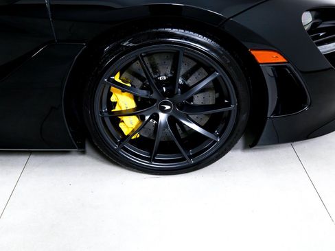 Used 2022 McLaren 720S Spider RWD image 25
