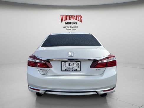 Used 2017 Honda Accord EX-L image 5