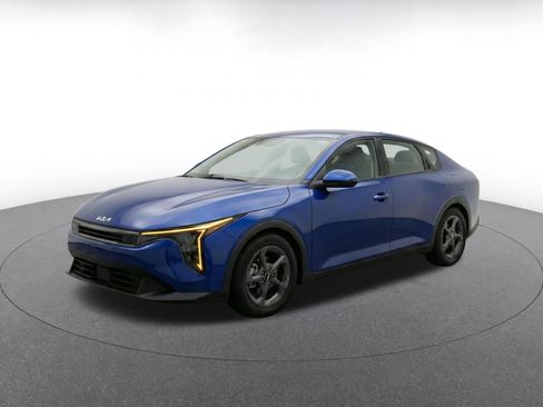 Used 2025 Kia K4 FWD image 3