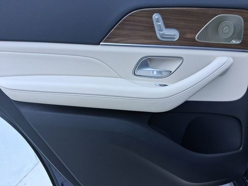 New 2026 Mercedes-Benz GLS 450 4MATIC image 23