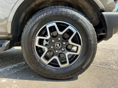 Used 2025 Ford Bronco Outer Banks AWD/4WD image 13