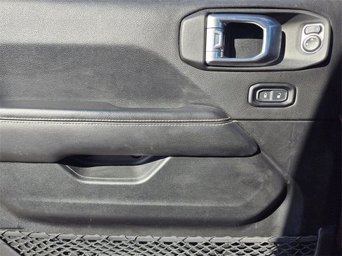 Used 2020 Jeep Gladiator Overland w/ Popular Equipment Package image 23