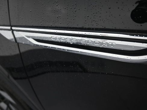 Used 2024 Volkswagen Atlas Cross Sport SE FWD image 43