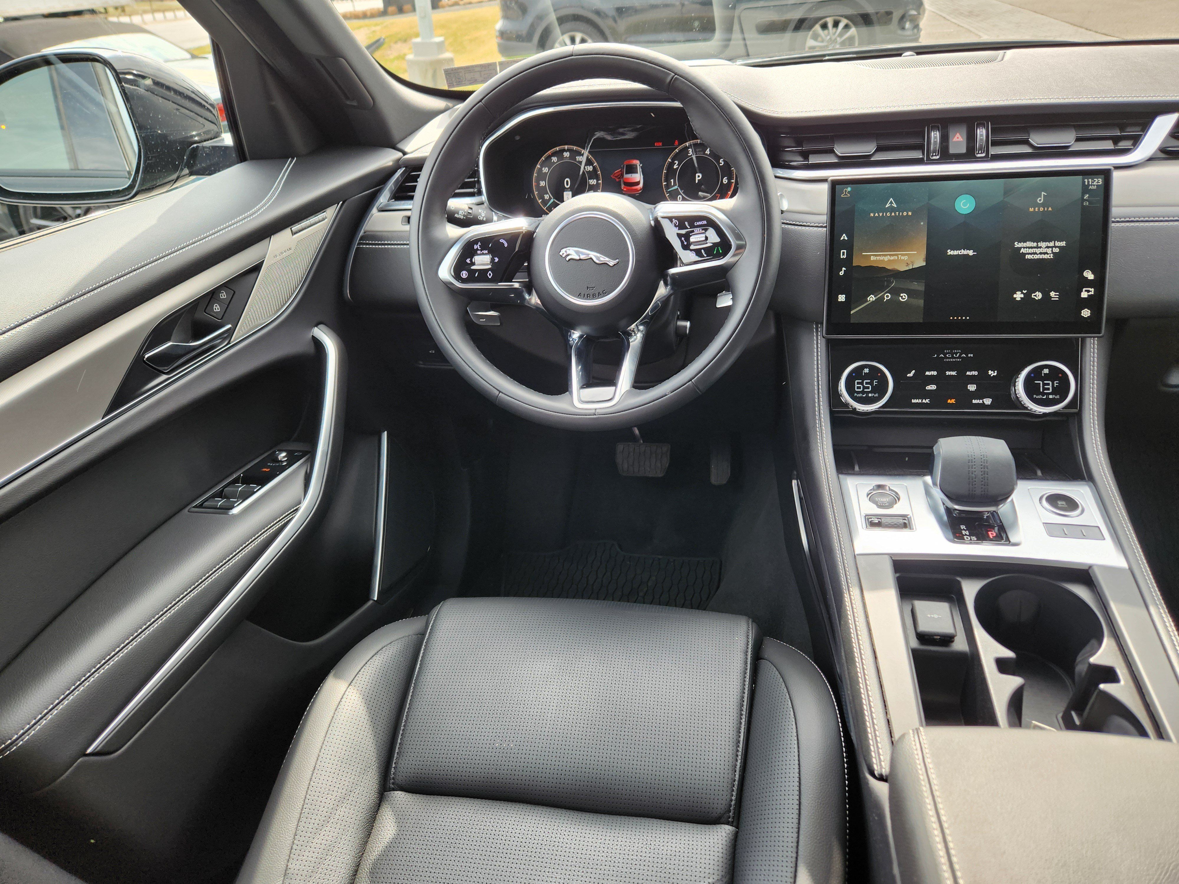 Certified 2026 Jaguar F-PACE R-Dynamic S AWD/4WD image 13