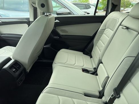 Used 2019 Volkswagen Tiguan SEL Premium AWD/4WD image 9