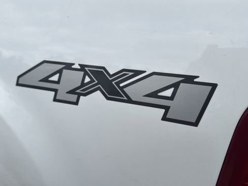 Used 2014 GMC Sierra 2500 SLE w/ SLE Preferred Package AWD/4WD image 8