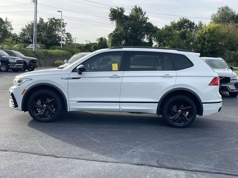 Used 2023 Volkswagen Tiguan SE R-Line FWD image 4