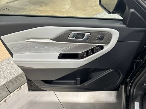 New 2026 Ford Explorer Platinum w/ LUX Leather Package AWD/4WD image 14