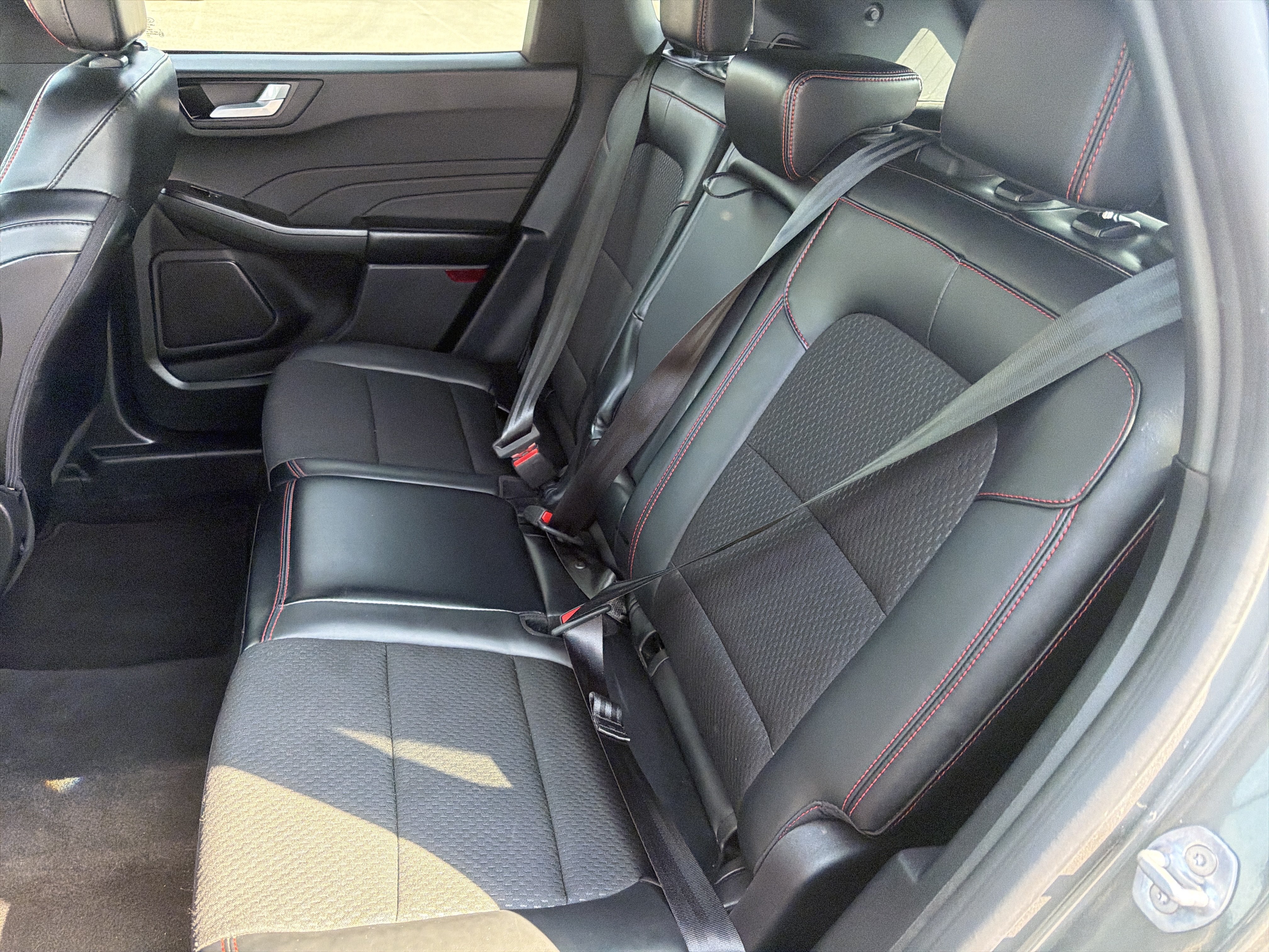 Certified 2025 Ford Escape ST-Line Select AWD/4WD image 13