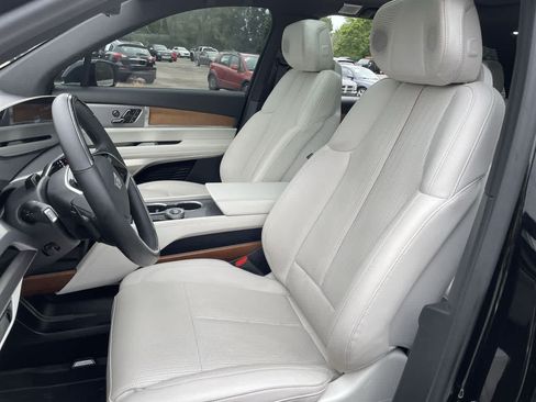 Used 2026 Cadillac Vistiq Sport w/ LPO, Floor Liner Package AWD/4WD image 12