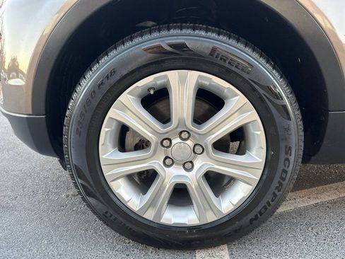 Used 2018 Land Rover Range Rover Evoque SE Premium image 9