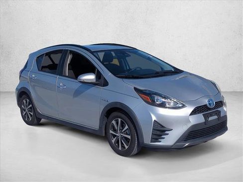 Used 2018 Toyota Prius C Two image 3