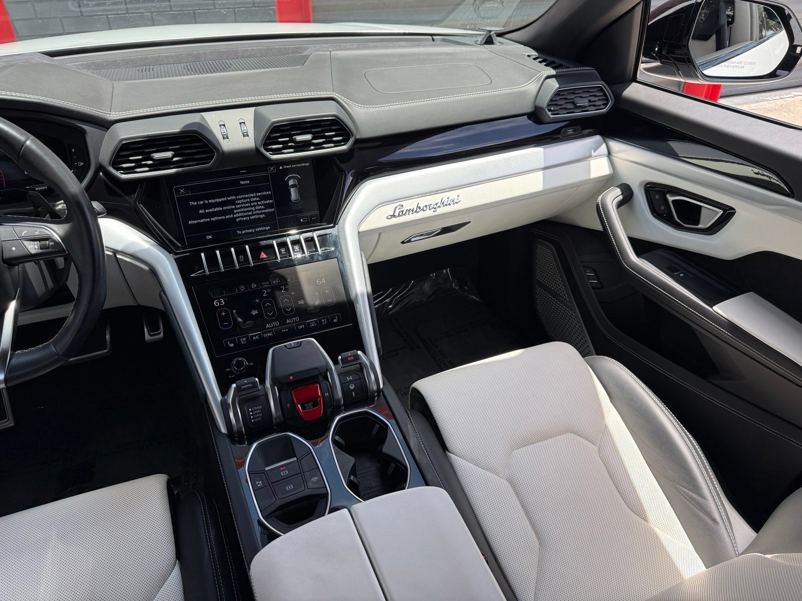 Used 2022 Lamborghini Urus AWD/4WD image 36