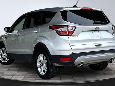 Used 2017 Ford Escape SE FWD image 4