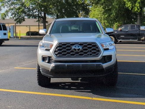 Used 2022 Toyota Tacoma SR AWD/4WD image 11