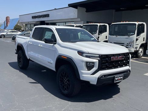 New 2026 GMC Canyon Elevation w/ Convenience Package RWD image 3