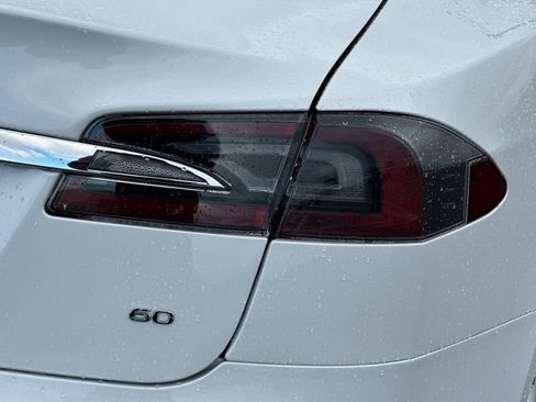 Used 2014 Tesla Model S 60 image 25