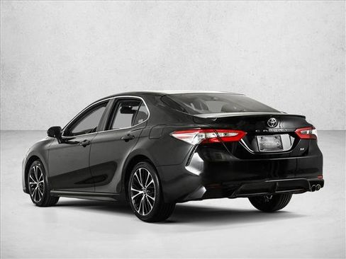 Used 2018 Toyota Camry SE w/ Moonroof Package FWD image 8