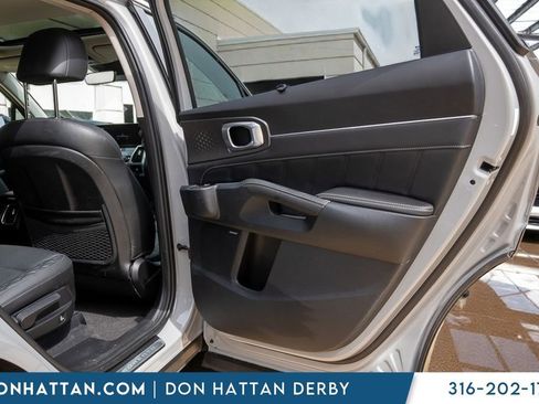 Used 2023 Kia Sorento SX image 29