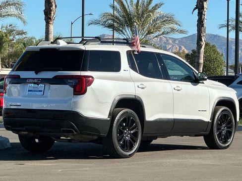 Used 2022 GMC Acadia SLT w/ Elevation Edition image 4