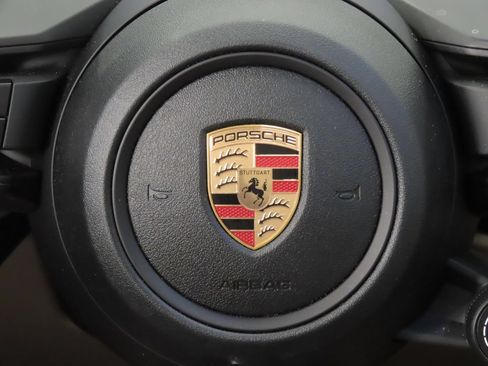 Certified 2025 Porsche Macan 4S Electric AWD/4WD image 22