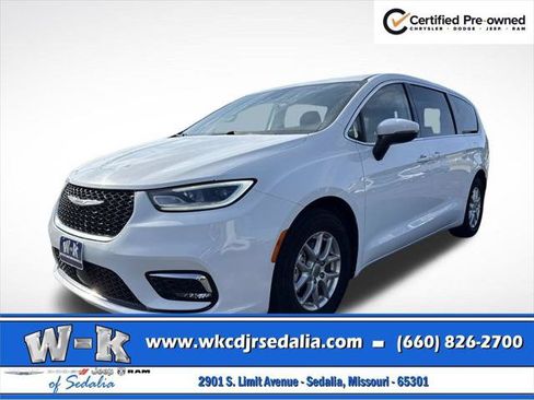 Certified 2023 Chrysler Pacifica Touring-L FWD image 10