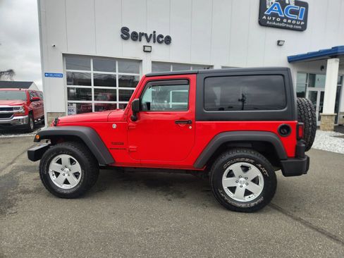 Used 2016 Jeep Wrangler Sport w/ Connectivity Group AWD/4WD image 11