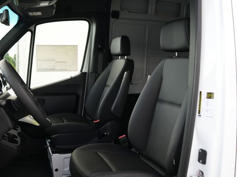 New 2025 Mercedes-Benz Sprinter 2500 image 34