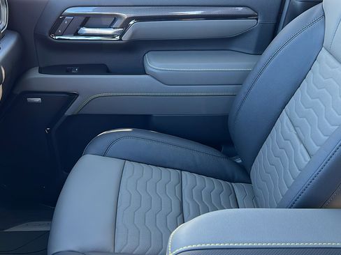 New 2026 Chevrolet Silverado 2500 ZR2 w/ LPO, Dark Essentials Package image 23