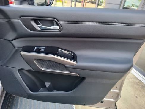 Used 2025 Nissan Pathfinder Platinum w/ Cargo Package image 27