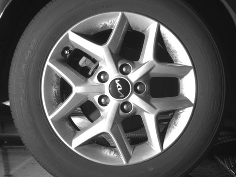 Used 2025 Kia Soul LX w/ LX Technology Package FWD image 15