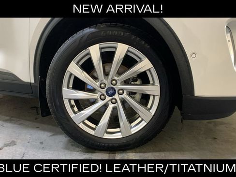Certified 2022 Ford Escape Titanium w/ Titanium Elite Package AWD/4WD image 9