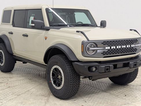 New 2025 Ford Bronco Badlands image 6