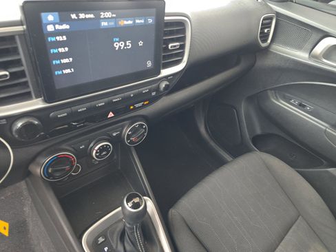 Used 2021 Hyundai Venue SE image 14